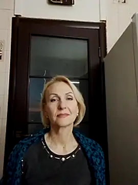 Snapshot of MichelleSolis chatting on February 2, 2026, 3:22 pm MichelleSolis online show from February 2, 2026, 3:22 pm