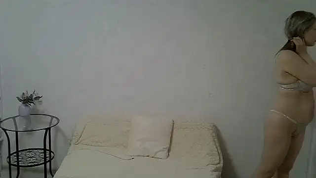 Opaldream online show from April 12, 2026, 6:55 pm