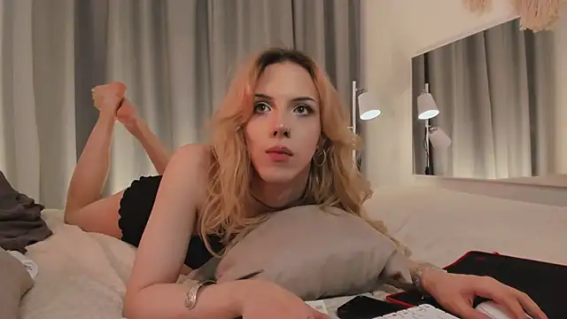 Tiffany  King online show from April 6, 2026, 4:46 am