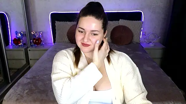 Eva Luxx online show from March 15, 2026, 11:01 pm