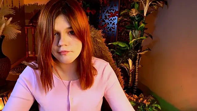 Snapshot of EllieFoxy chatting on February 21, 2026, 9:39 pm EllieFoxy online show from February 21, 2026, 9:39 pm