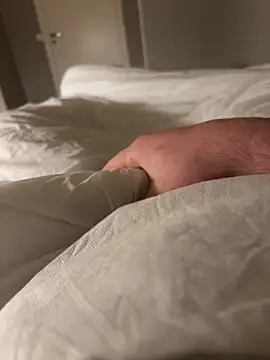 siisidjfjfjdj online show from February 28, 2026, 5:40 am