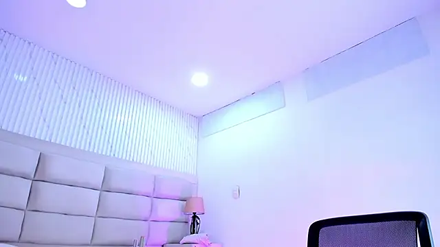 CarolineFyre online show from March 22, 2026, 12:50 pm