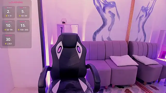 Snapshot of CarolineFyre chatting on February 16, 2026, 2:48 pm CarolineFyre online show from February 16, 2026, 2:48 pm