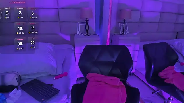 Snapshot of CarolineFyre chatting on February 28, 2026, 4:06 pm CarolineFyre online show from February 28, 2026, 4:06 pm