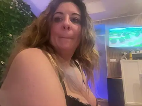 JasmineGlow7 online show from June 1, 2026, 7:35 pm