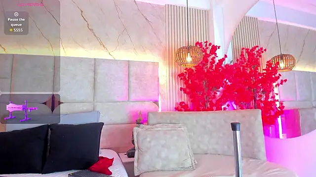 EmmaLovve online show from February 26, 2026, 2:33 am