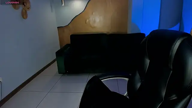 ScarlettRose X online show from April 14, 2026, 8:03 pm