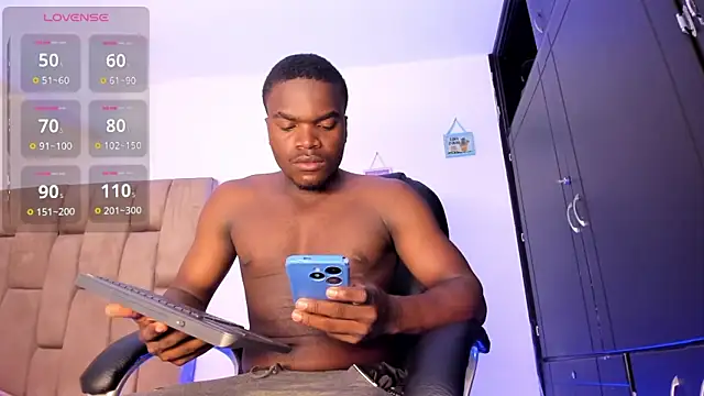 Snapshot of Ben_Castro_ chatting on February 13, 2026, 9:48 pm Ben Castro online show from February 13, 2026, 9:48 pm