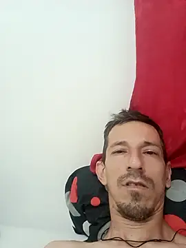 Snapshot of elvergon8721 chatting on February 9, 2026, 5:33 pm elvergon8721 online show from February 9, 2026, 5:33 pm