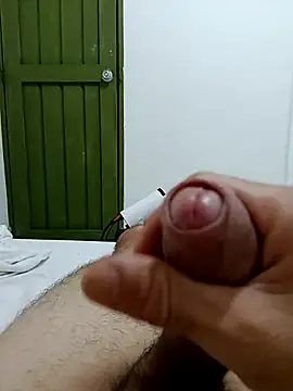 Snapshot of elvergon8721 chatting on February 10, 2026, 12:48 pm elvergon8721 online show from February 10, 2026, 12:48 pm