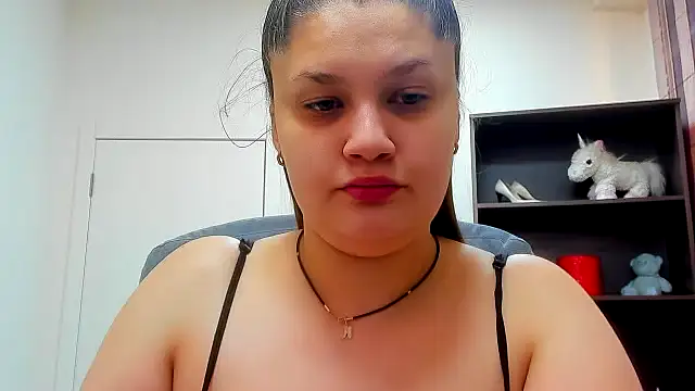 Snapshot of Maddinia chatting on February 22, 2026, 8:28 am Maddinia online show from February 22, 2026, 8:28 am