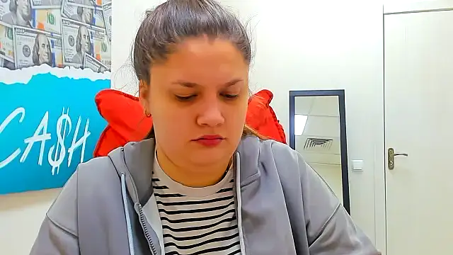 Snapshot of Maddinia chatting on February 17, 2026, 8:22 am Maddinia online show from February 17, 2026, 8:22 am