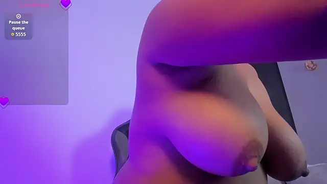 sophia solerr online show from March 18, 2026, 2:37 am