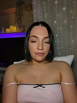 HotDevilGirl  online show from February 19, 2026, 4:26 pm