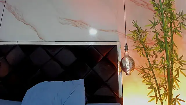 IrinaVoshh  online show from April 15, 2026, 7:58 pm