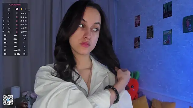 Snapshot of MarcelinaMei chatting on February 8, 2026, 4:10 am MarcelinaMei online show from February 8, 2026, 4:10 am