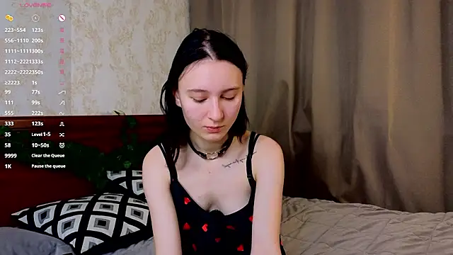 Snapshot of AuburnConfetti chatting on February 27, 2026, 6:19 pm AuburnConfetti online show from February 27, 2026, 6:19 pm