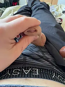 twankletoes1234 online show from April 23, 2026, 7:59 am