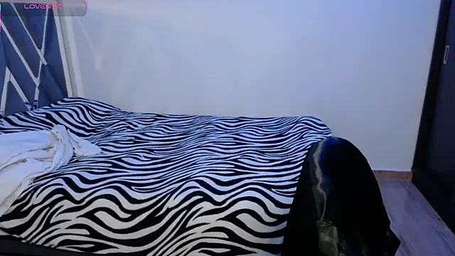 paula lopez   online show from March 4, 2026, 1:02 am