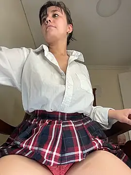 LilaRvsh online show from April 10, 2026, 5:42 pm