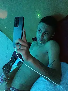 Snapshot of miguelit21 chatting on March 5, 2026, 5:04 am miguelit21 online show from March 5, 2026, 5:04 am