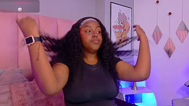 Snapshot of Aitana_Oliveira chatting on February 10, 2026, 8:08 pm Aitana Oliveira online show from February 10, 2026, 8:08 pm