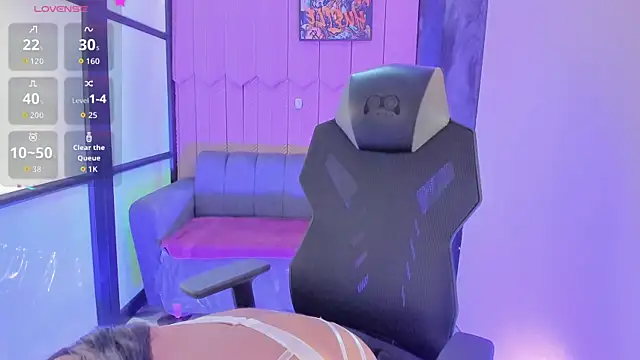 Snapshot of shaden_ chatting on February 12, 2026, 10:31 pm shaden online show from February 12, 2026, 10:31 pm