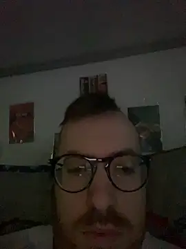 Snapshot of io1Elian chatting on April 15, 2026, 3:05 pm io1Elian online show from April 15, 2026, 3:05 pm