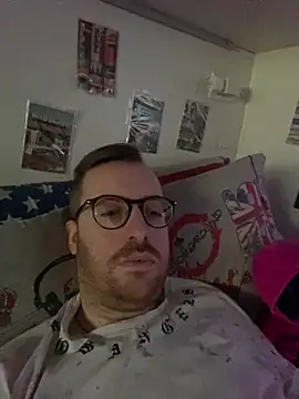 Snapshot of io1Elian chatting on April 4, 2026, 2:23 pm io1Elian online show from April 4, 2026, 2:23 pm