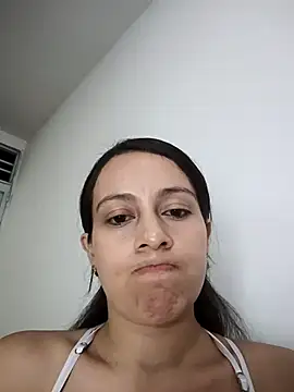 Snapshot of Meryjem chatting on February 9, 2026, 3:59 am Meryjem online show from February 9, 2026, 3:59 am