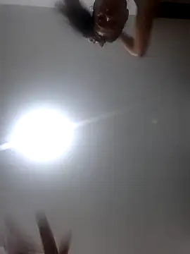 Julienmiranda online show from February 8, 2026, 5:05 am