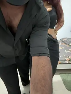 Snapshot of couple7v17d chatting on February 26, 2026, 4:51 pm couple7v17d online show from February 26, 2026, 4:51 pm