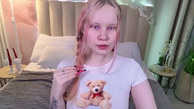 Snapshot of AnnieVibe chatting on March 31, 2026, 5:37 pm AnnieVibe online show from March 31, 2026, 5:37 pm