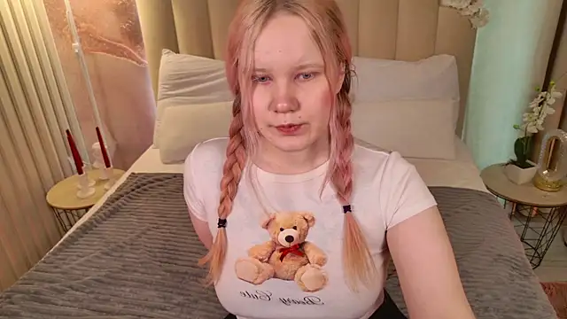 Snapshot of AnnieVibe chatting on March 28, 2026, 5:36 pm AnnieVibe online show from March 28, 2026, 5:36 pm