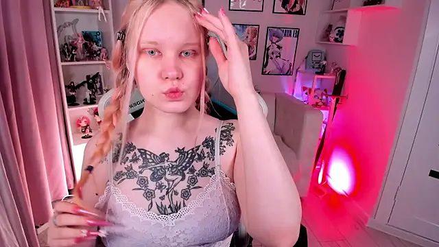 Snapshot of AnnieVibe chatting on April 22, 2026, 5:31 pm AnnieVibe online show from April 22, 2026, 5:31 pm