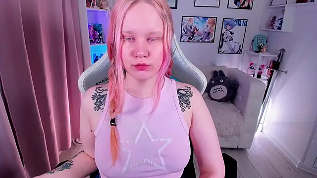 Snapshot of AnnieVibe chatting on March 24, 2026, 5:35 pm AnnieVibe online show from March 24, 2026, 5:35 pm