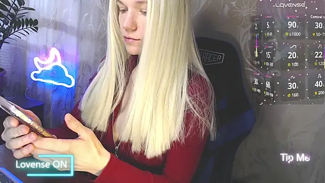 Shiny Victoria online show from April 5, 2026, 6:53 am