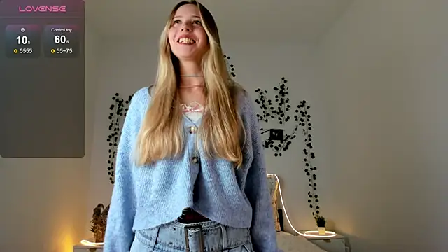 Snapshot of EllyMartinez chatting on February 24, 2026, 4:30 pm EllyMartinez online show from February 24, 2026, 4:30 pm