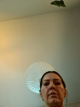 Snapshot of Bella_Velour chatting on March 1, 2026, 4:34 am Bella Velour online show from March 1, 2026, 4:34 am