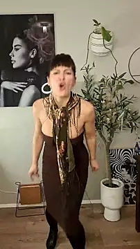 Snapshot of Bella_Velour chatting on February 22, 2026, 4:52 pm Bella Velour online show from February 22, 2026, 4:52 pm