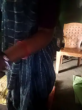 Royal hotti0011 online show from April 12, 2026, 8:50 am