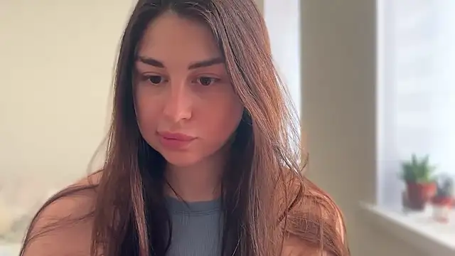 LiluMartiznir online show from March 18, 2026, 8:39 am