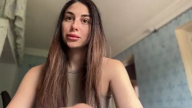 LiluMartiznir online show from May 8, 2026, 11:03 am