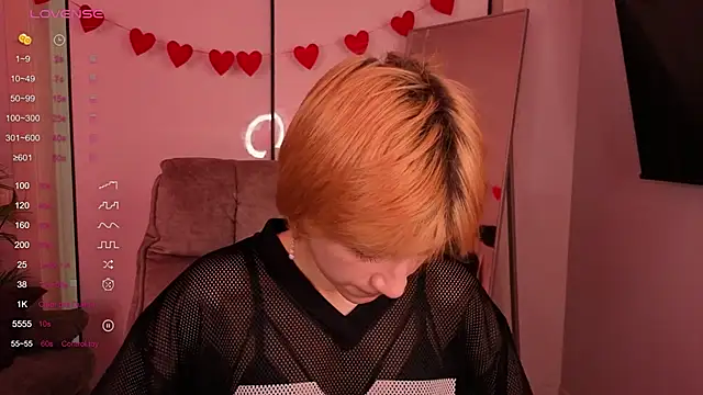 AutumnWhisper online show from April 9, 2026, 4:24 pm