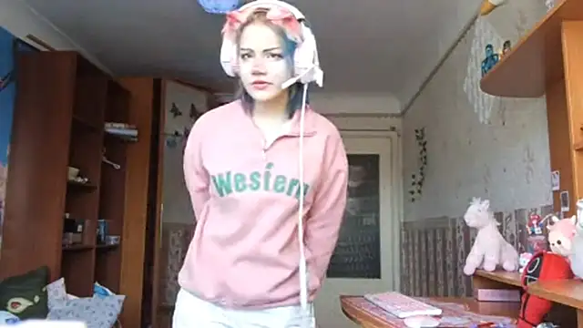 KathernSaulters online show from February 3, 2026, 6:22 am