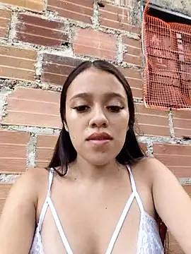 Snapshot of lachiki_plus chatting on February 12, 2026, 10:42 pm lachiki plus online show from February 12, 2026, 10:42 pm