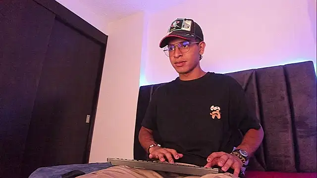 Snapshot of StellayDrake chatting on February 7, 2026, 3:25 am StellayDrake online show from February 7, 2026, 3:25 am