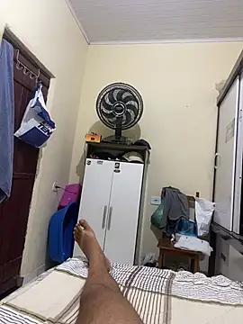 morenominas01 online show from February 16, 2026, 10:51 pm