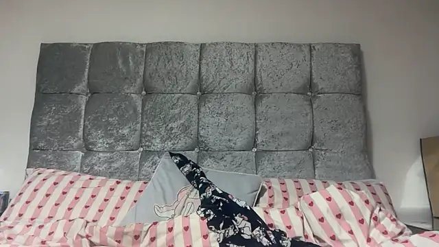 kirstiex online show from February 11, 2026, 11:15 pm